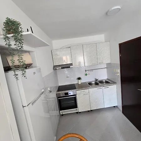 Apartment House Analisa