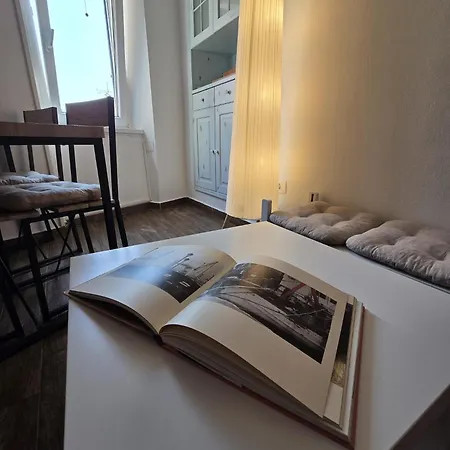 Apartment House Analisa *