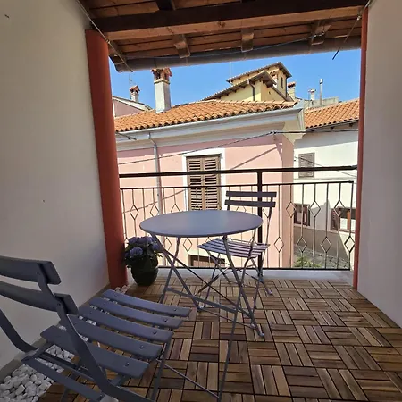 House Analisa Izola