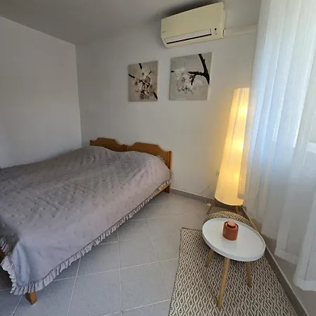 House Analisa Apartment